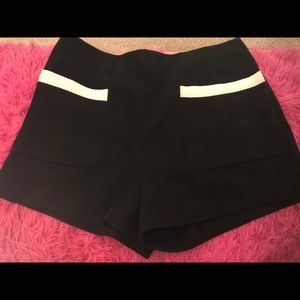 FOREVER 21 CONTEMPORARY BLACK SHORTS